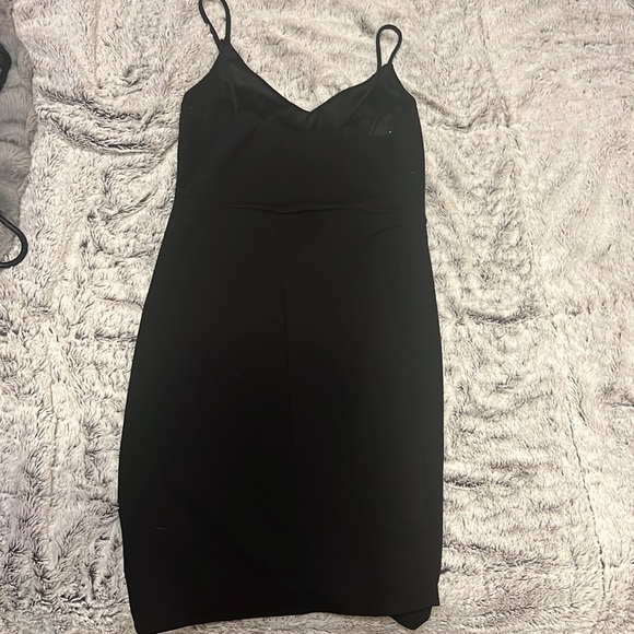 black homecoming dress. size 6. brand lulus - Picture 3 of 3